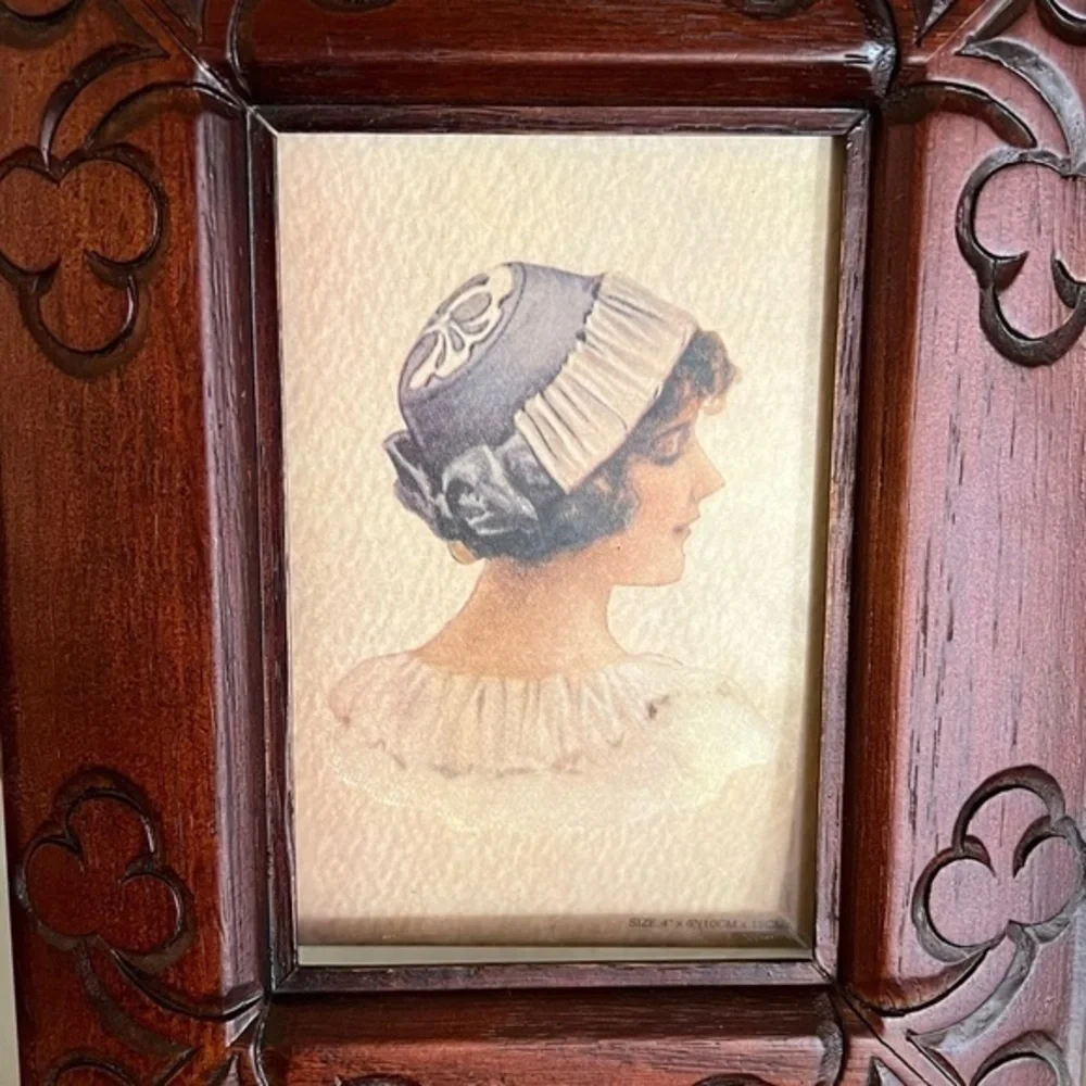 Wood Frame Etched Flowers Cherry Finish Holds 4 x 6 Photos Picture Frame New